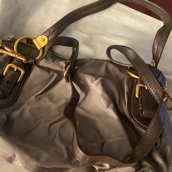 Used Prada bag no damage - Picture 4 of 8